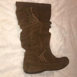 Minnetonka Josie Fringe Boots